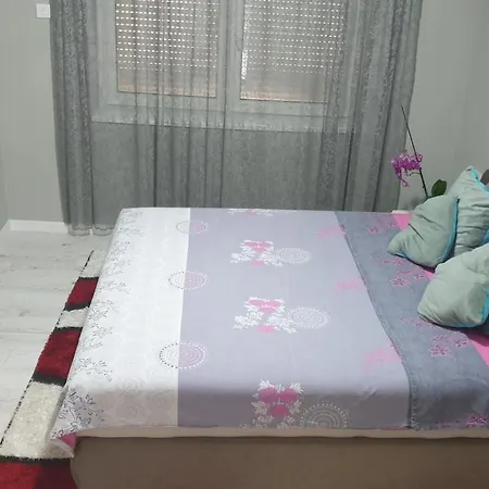 Sweet Dreams 2 Aparthotel Ni